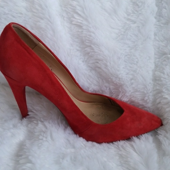 Red sude pumps - Picture 3 of 5